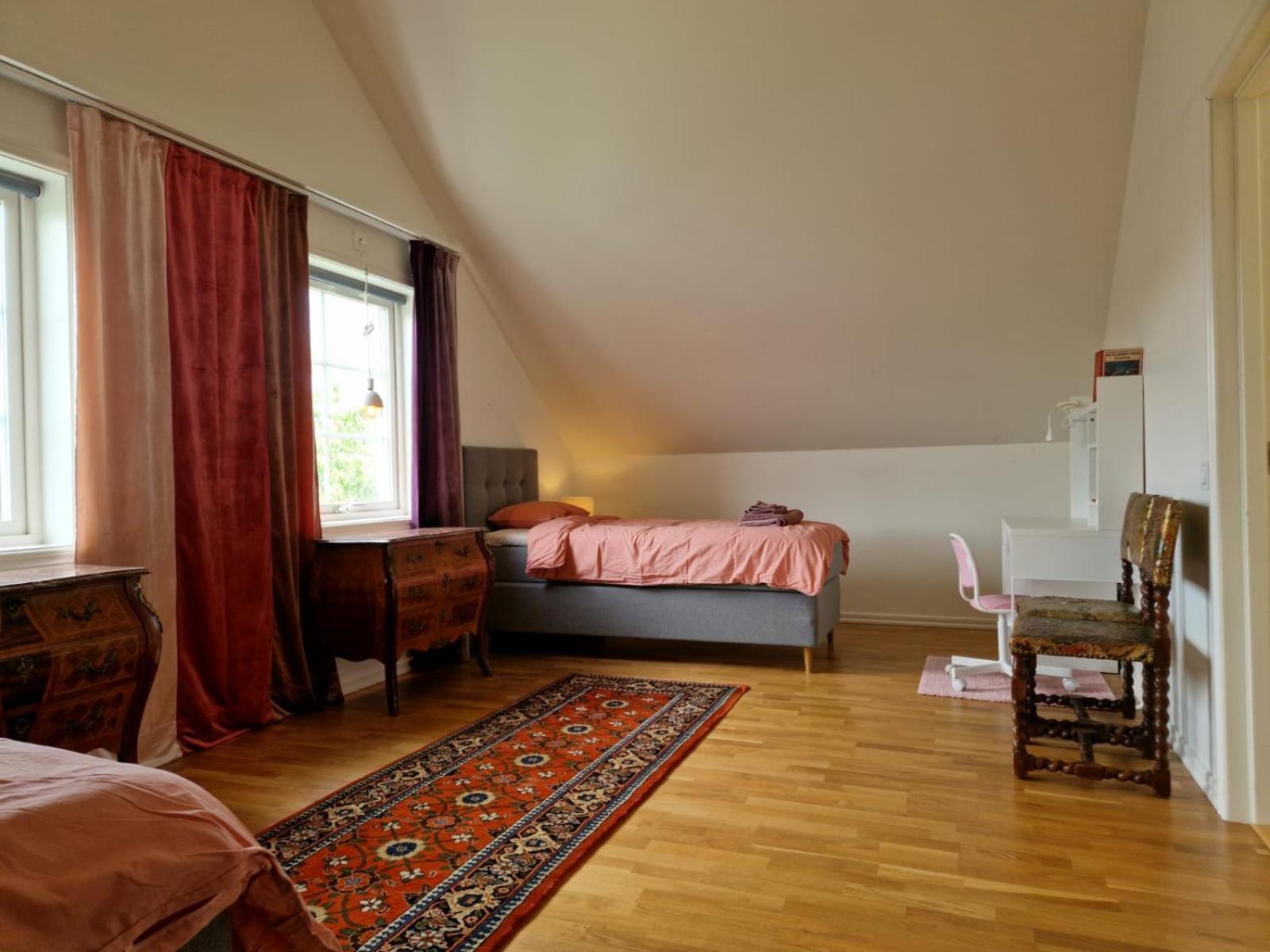 Lila Rummet - Rum Naera Bad Och Centrum, 1 Tr Upp - Saengklaeder & Handdukar Ingar Färjestaden Exteriér fotografie